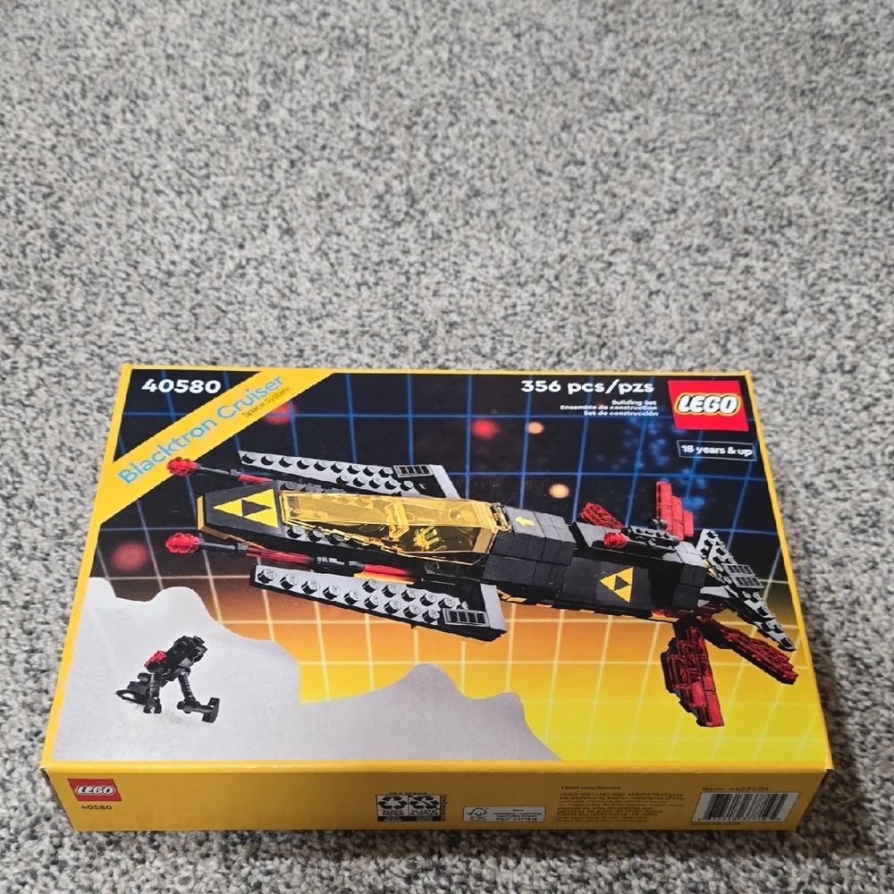 LEGO Blacktron Cruiser - Black and Red